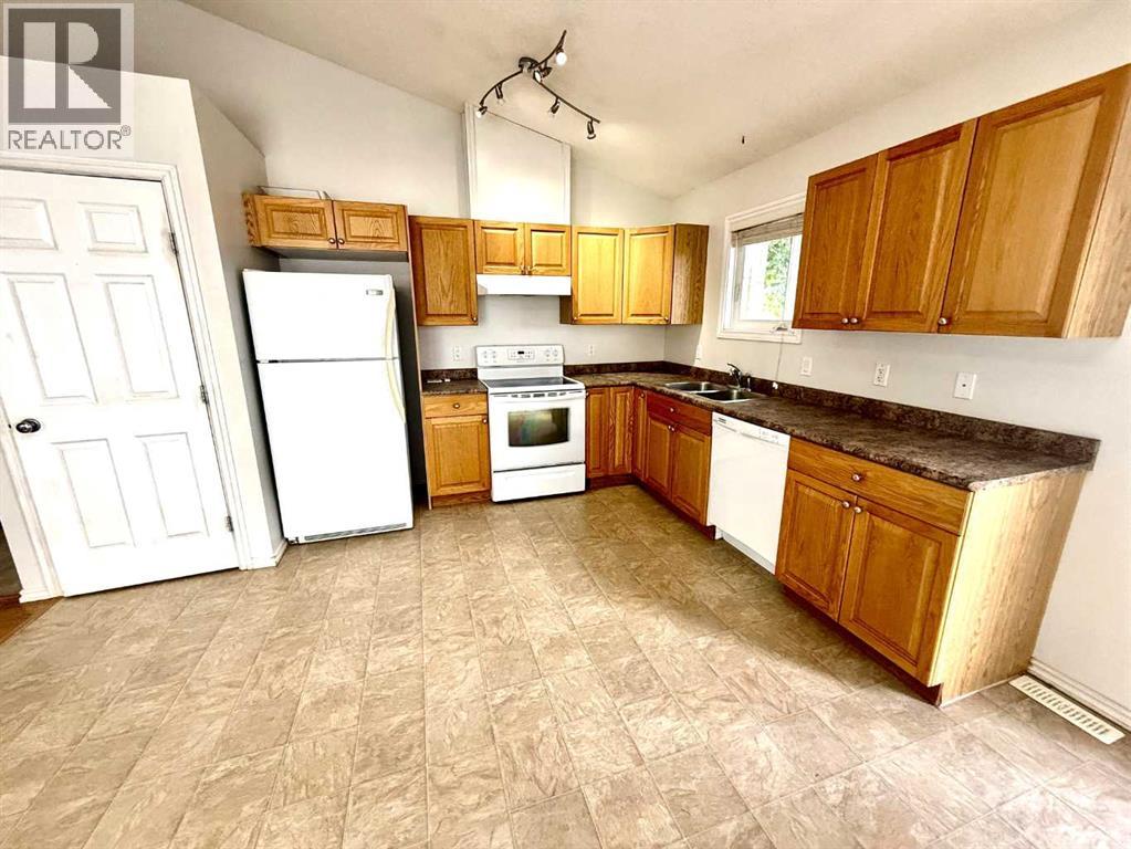 2825 12 Avenue, Wainwright, Alberta T9W 0A9 - Photo 6 - A2236678