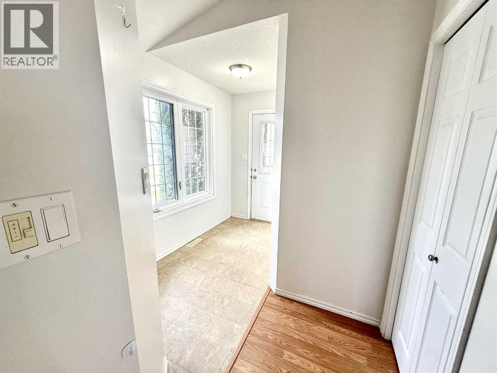 2825 12 Avenue, Wainwright, Alberta T9W 0A9 - Photo 2 - A2236678