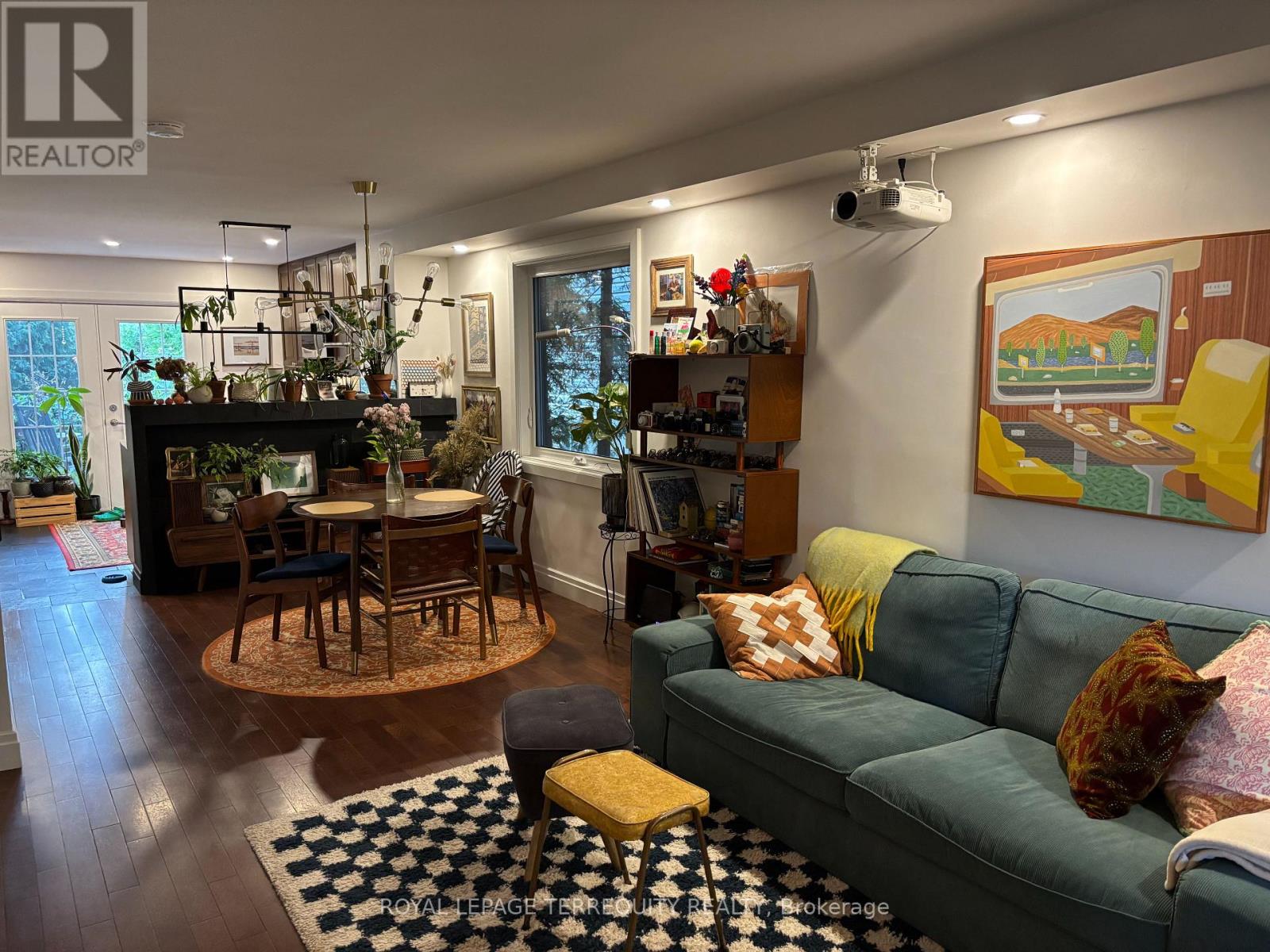 388 Ashdale Avenue, Toronto, Ontario  M4L 2Z2 - Photo 3 - E12627670