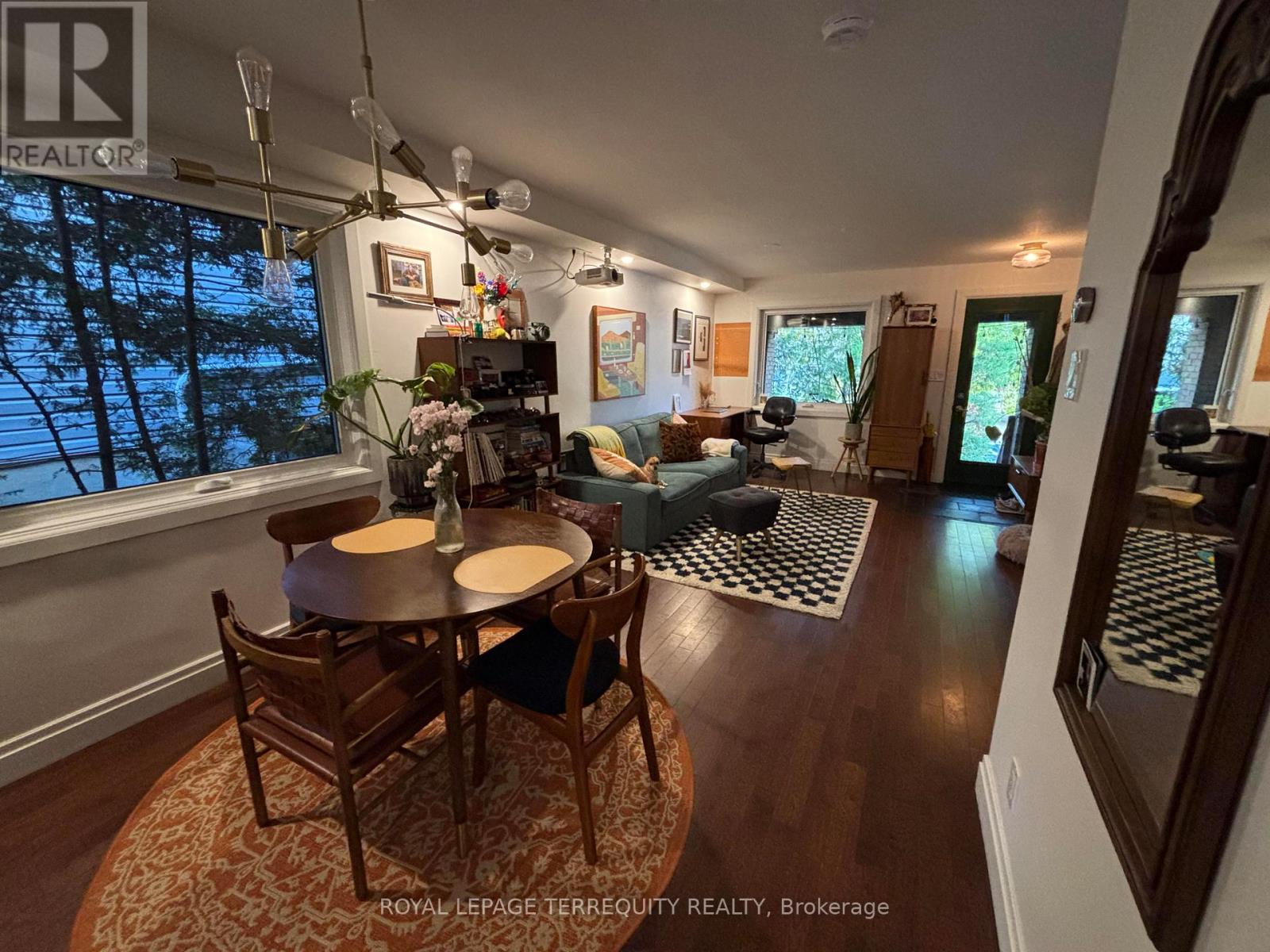 388 Ashdale Avenue, Toronto, Ontario  M4L 2Z2 - Photo 4 - E12627670