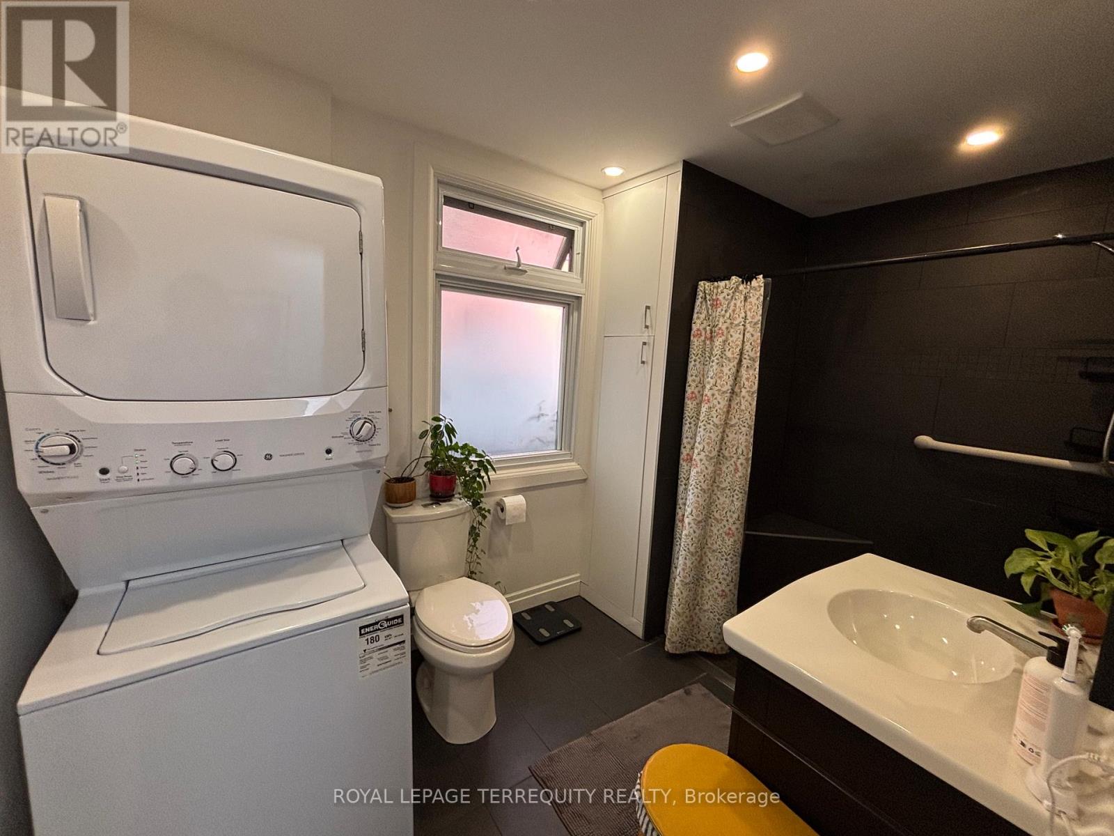 388 Ashdale Avenue, Toronto, Ontario  M4L 2Z2 - Photo 18 - E12627670