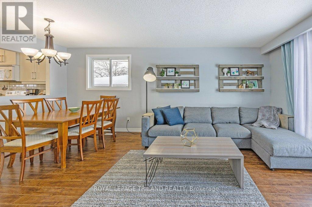 15 Stirling Crescent, St. Thomas, Ontario  N5P 3R4 - Photo 11 - X12629658