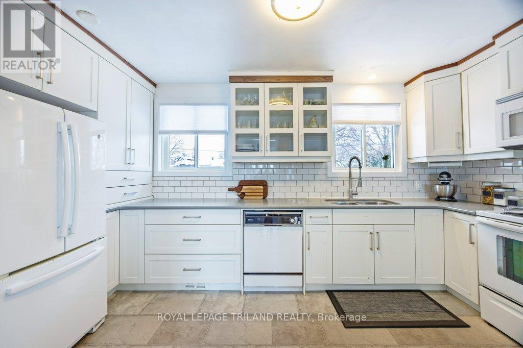 15 Stirling Crescent, St. Thomas, Ontario  N5P 3R4 - Photo 15 - X12629658