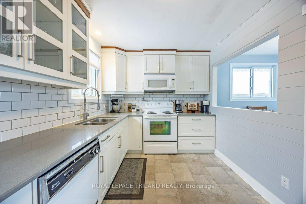 15 Stirling Crescent, St. Thomas, Ontario  N5P 3R4 - Photo 18 - X12629658