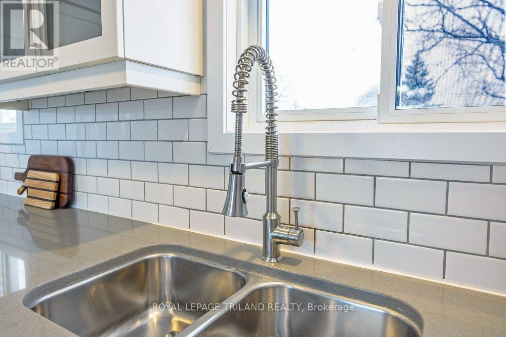 15 Stirling Crescent, St. Thomas, Ontario  N5P 3R4 - Photo 19 - X12629658