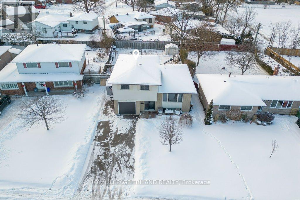 15 Stirling Crescent, St. Thomas, Ontario  N5P 3R4 - Photo 2 - X12629658