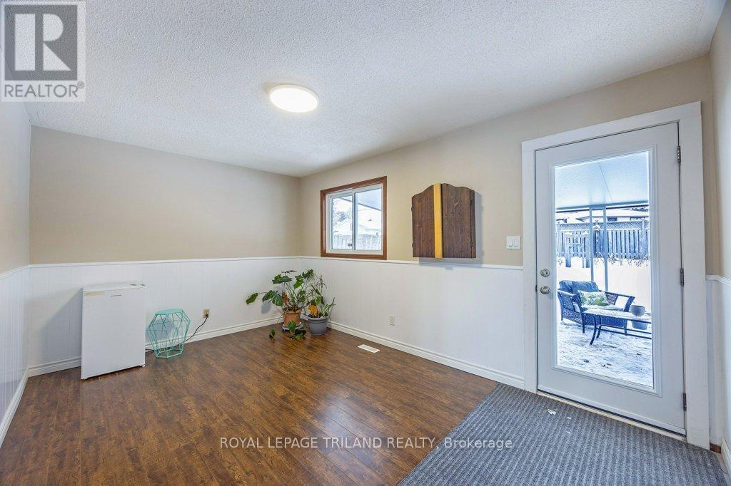 15 Stirling Crescent, St. Thomas, Ontario  N5P 3R4 - Photo 20 - X12629658