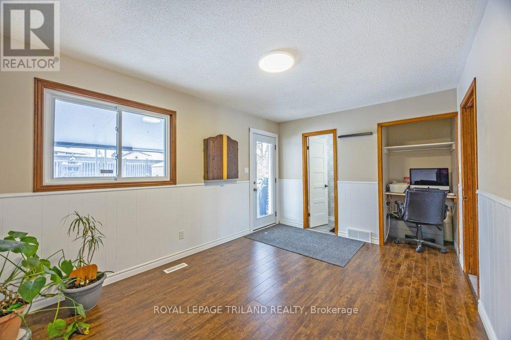 15 Stirling Crescent, St. Thomas, Ontario  N5P 3R4 - Photo 21 - X12629658