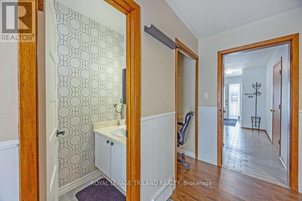 15 Stirling Crescent, St. Thomas, Ontario  N5P 3R4 - Photo 22 - X12629658