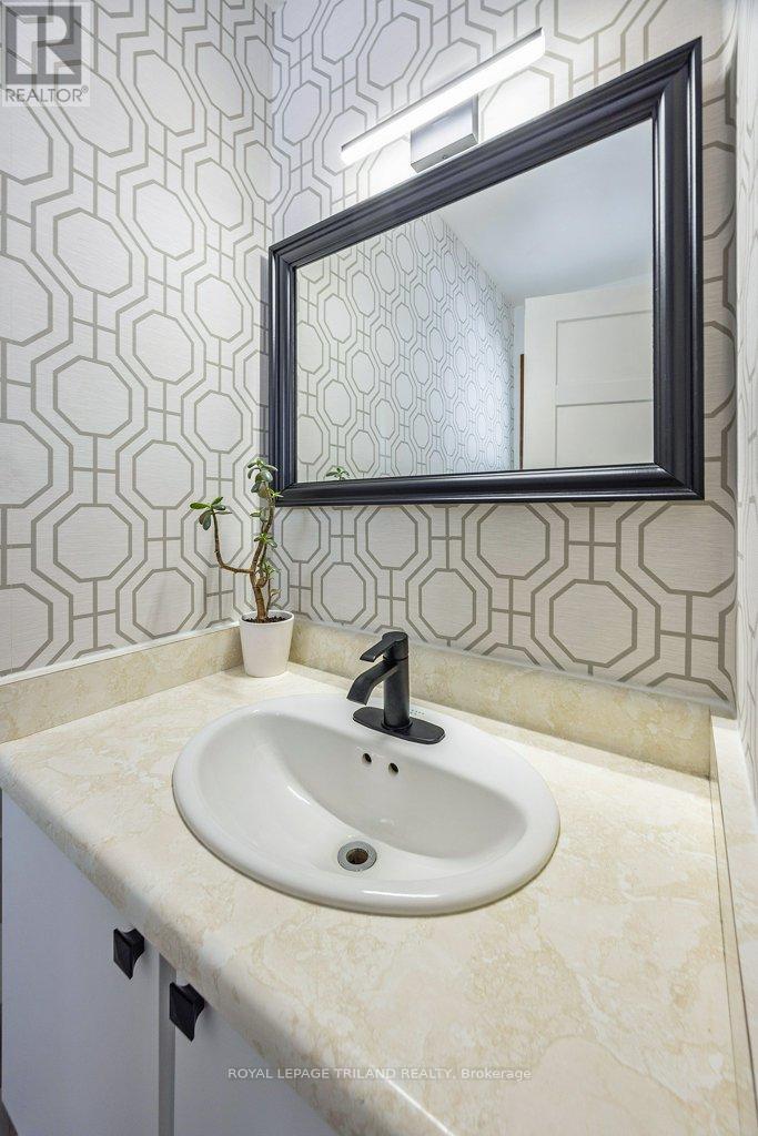 15 Stirling Crescent, St. Thomas, Ontario  N5P 3R4 - Photo 23 - X12629658