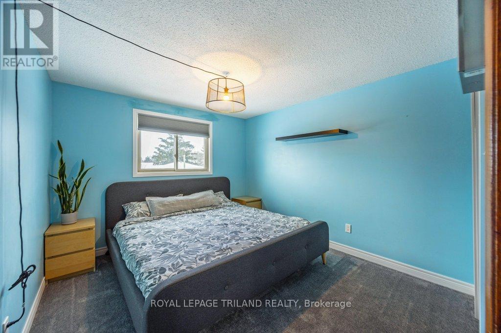 15 Stirling Crescent, St. Thomas, Ontario  N5P 3R4 - Photo 25 - X12629658