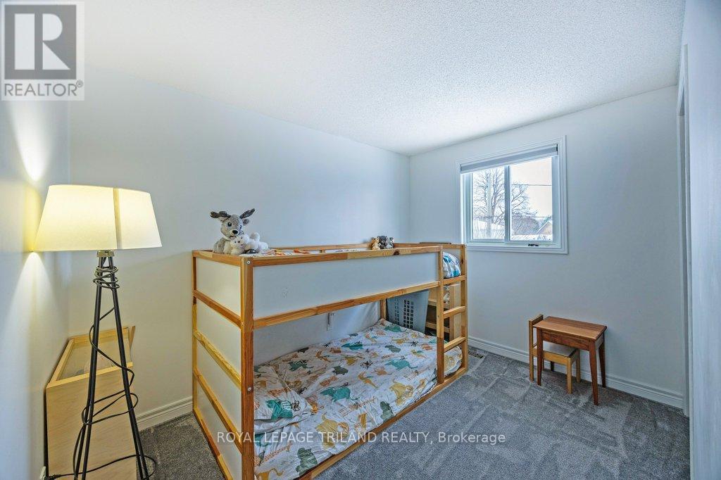 15 Stirling Crescent, St. Thomas, Ontario  N5P 3R4 - Photo 27 - X12629658