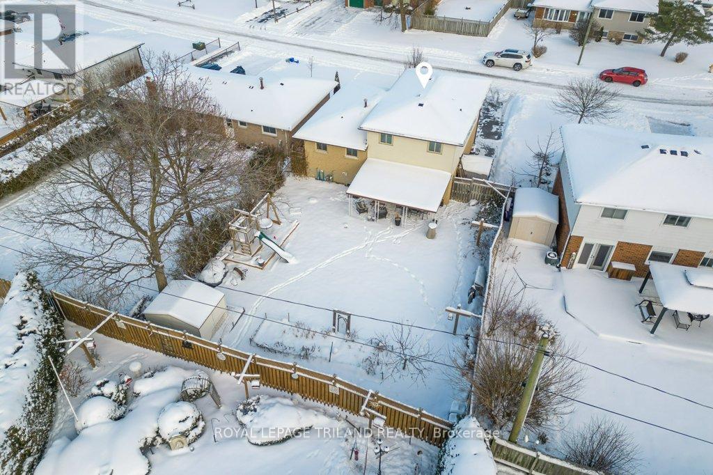 15 Stirling Crescent, St. Thomas, Ontario  N5P 3R4 - Photo 3 - X12629658