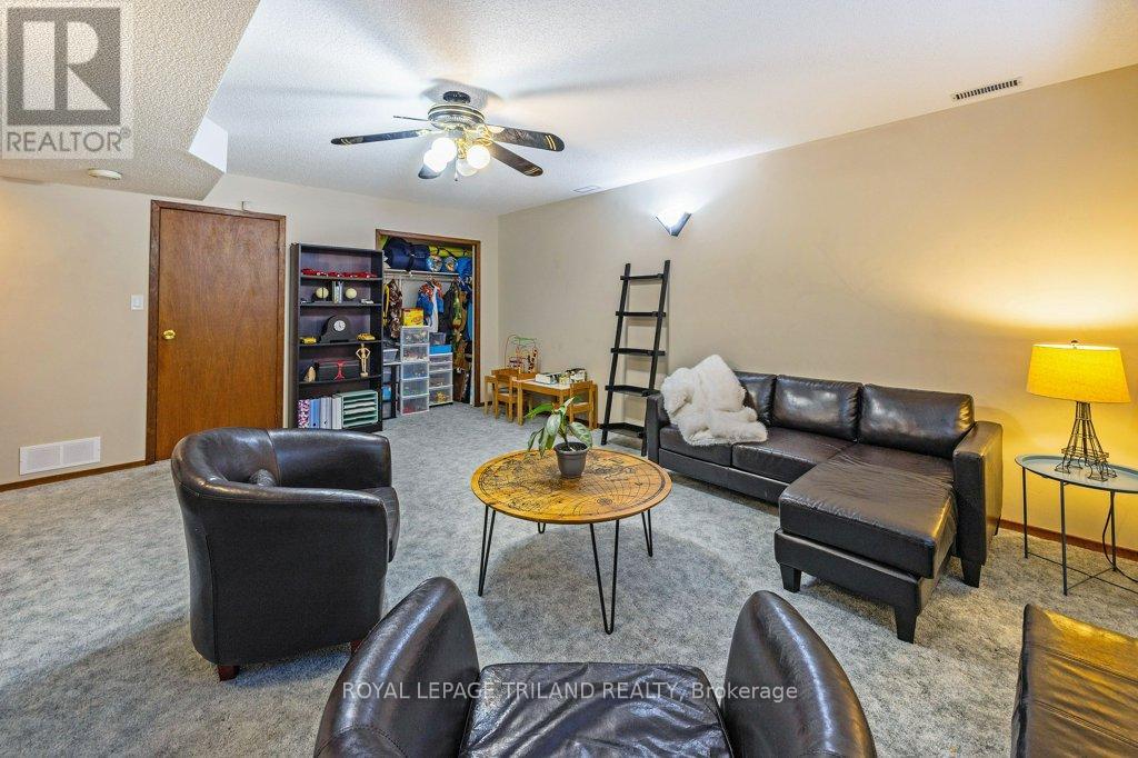 15 Stirling Crescent, St. Thomas, Ontario  N5P 3R4 - Photo 31 - X12629658