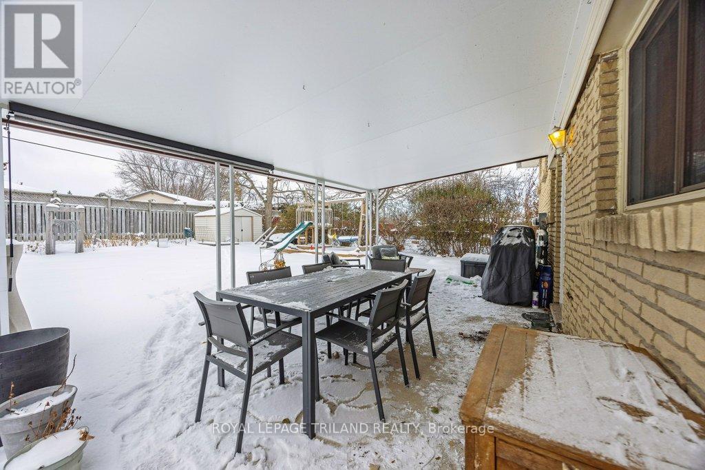 15 Stirling Crescent, St. Thomas, Ontario  N5P 3R4 - Photo 34 - X12629658