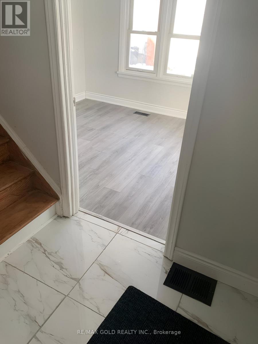 323 Queens Street, Halton Hills, Ontario L7J 1R1 - Photo 18 - W12628318