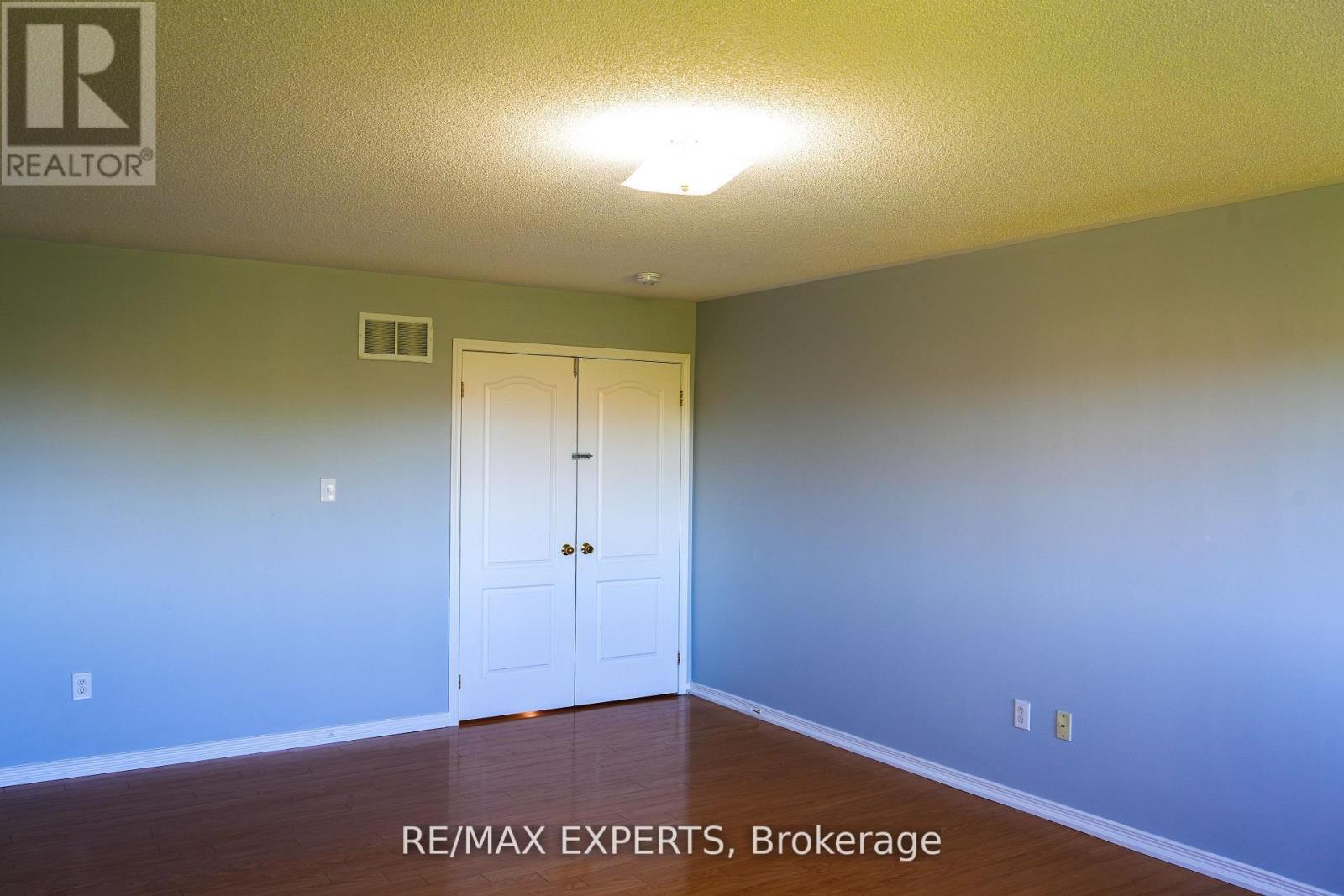 63 Haviland Circle, Brampton, Ontario  L6R 0T7 - Photo 2 - W12629586