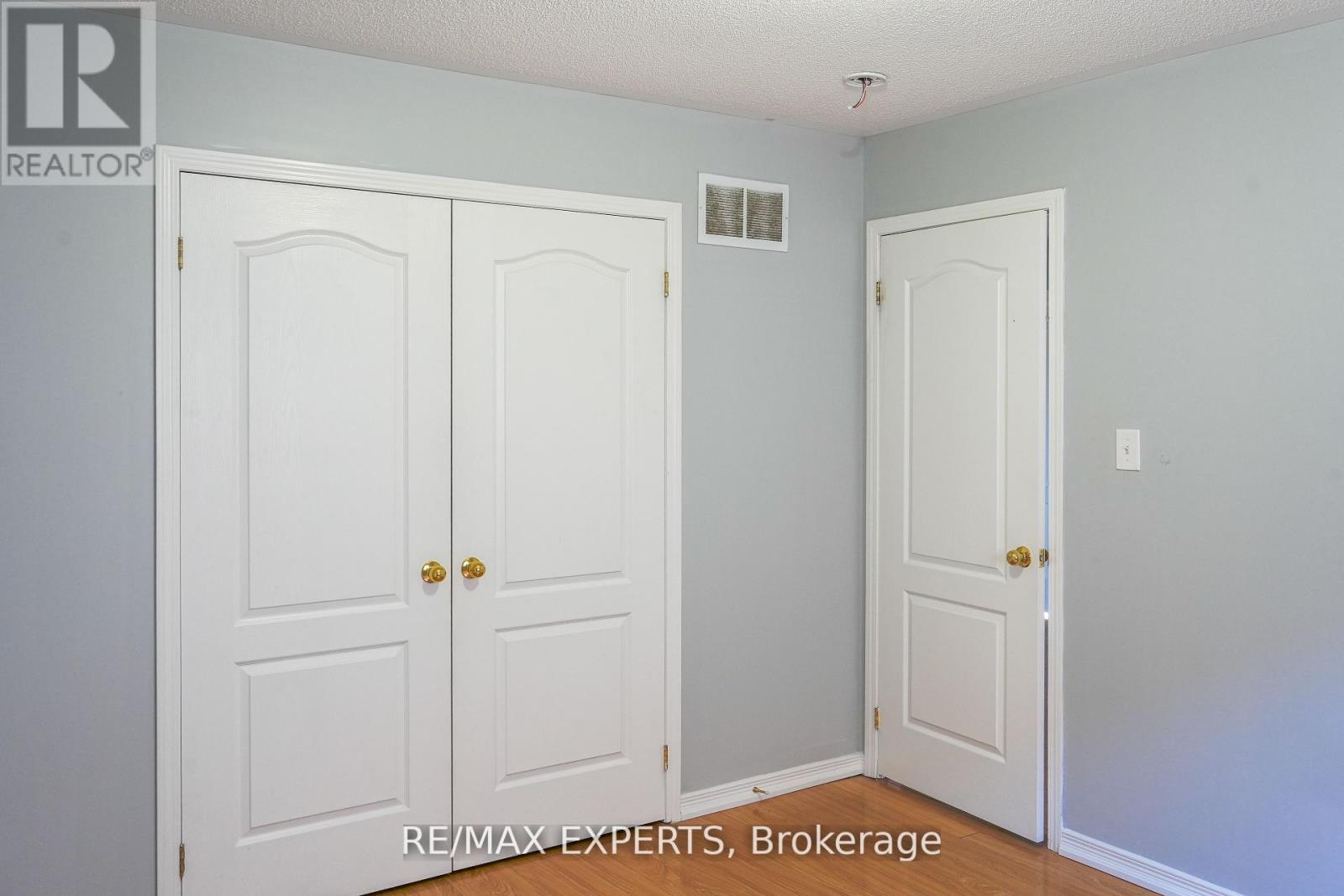 63 Haviland Circle, Brampton, Ontario  L6R 0T7 - Photo 7 - W12629586