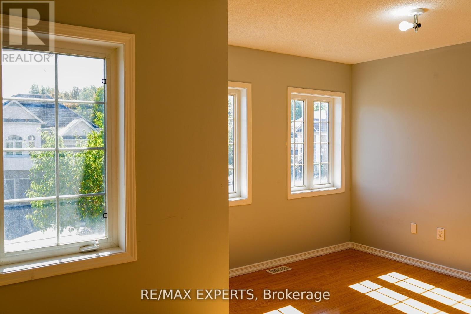 63 Haviland Circle, Brampton, Ontario  L6R 0T7 - Photo 8 - W12629586