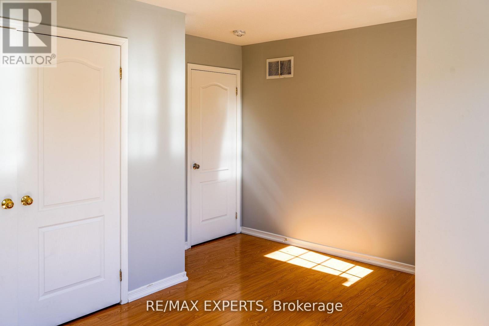 63 Haviland Circle, Brampton, Ontario  L6R 0T7 - Photo 9 - W12629586