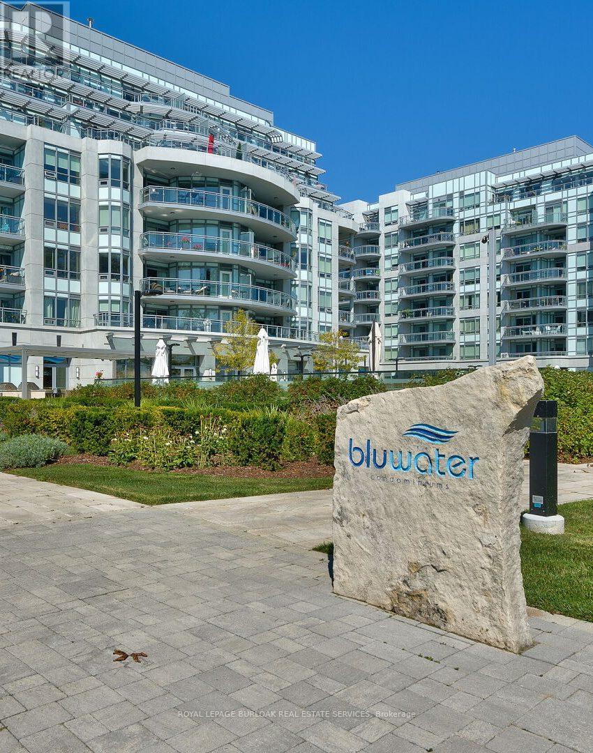 503 - 3500 Lakeshore Road W, Oakville, Ontario  L6L 0B4 - Photo 2 - W12629604