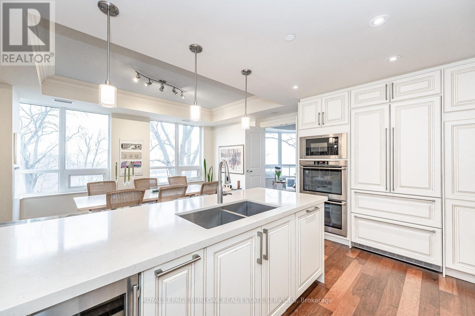 503 - 3500 Lakeshore Road W, Oakville, Ontario  L6L 0B4 - Photo 8 - W12629604