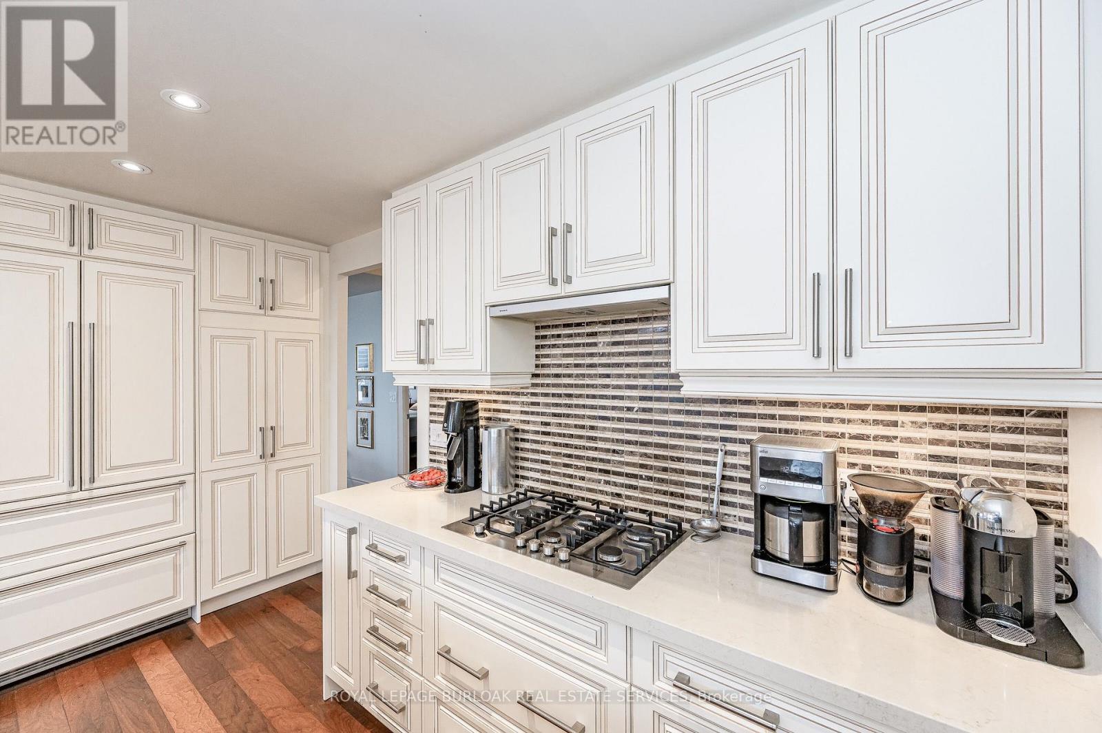 503 - 3500 Lakeshore Road W, Oakville, Ontario  L6L 0B4 - Photo 9 - W12629604