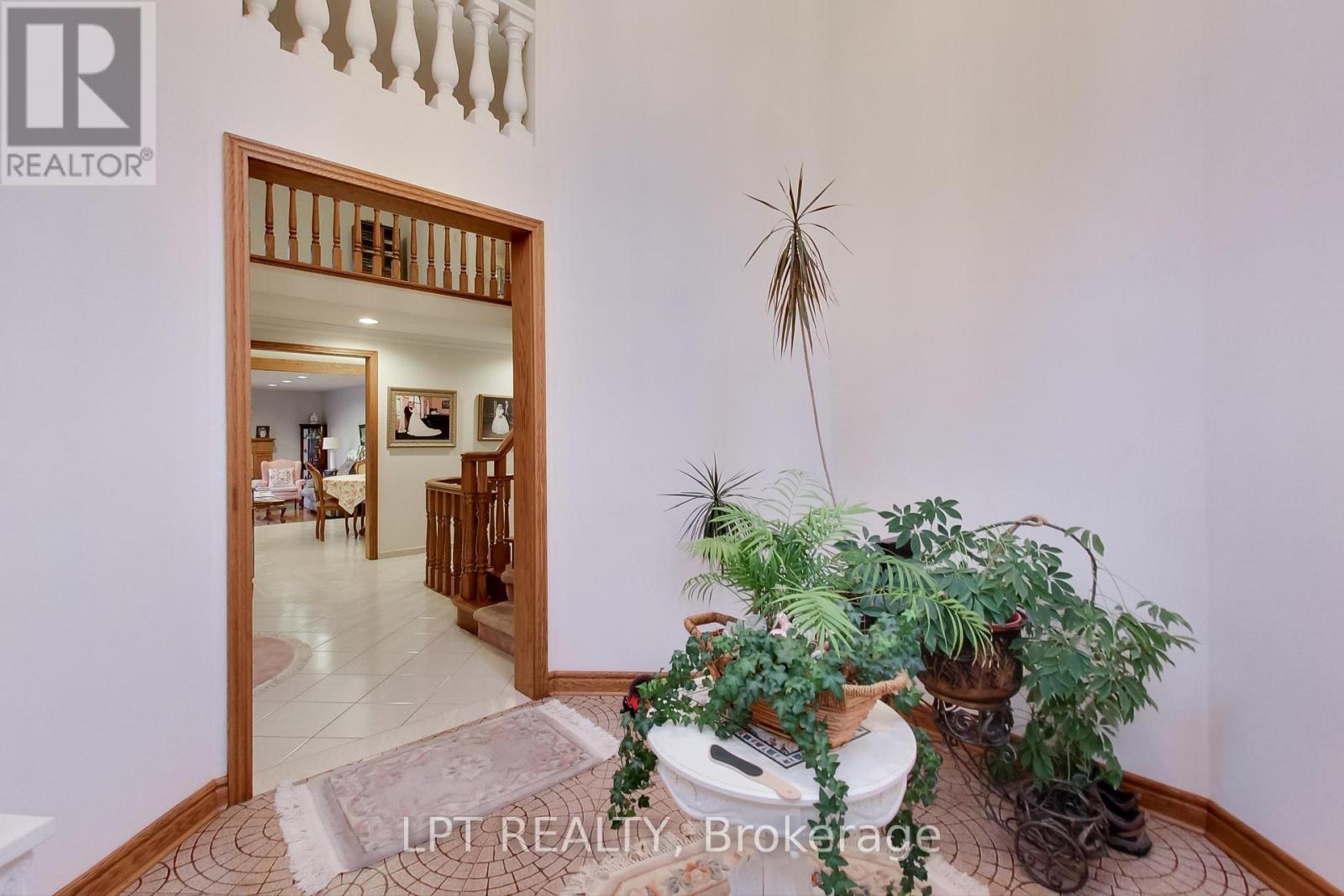 6 Fenton Way, Brampton, Ontario  L6P 0P5 - Photo 11 - W12629622