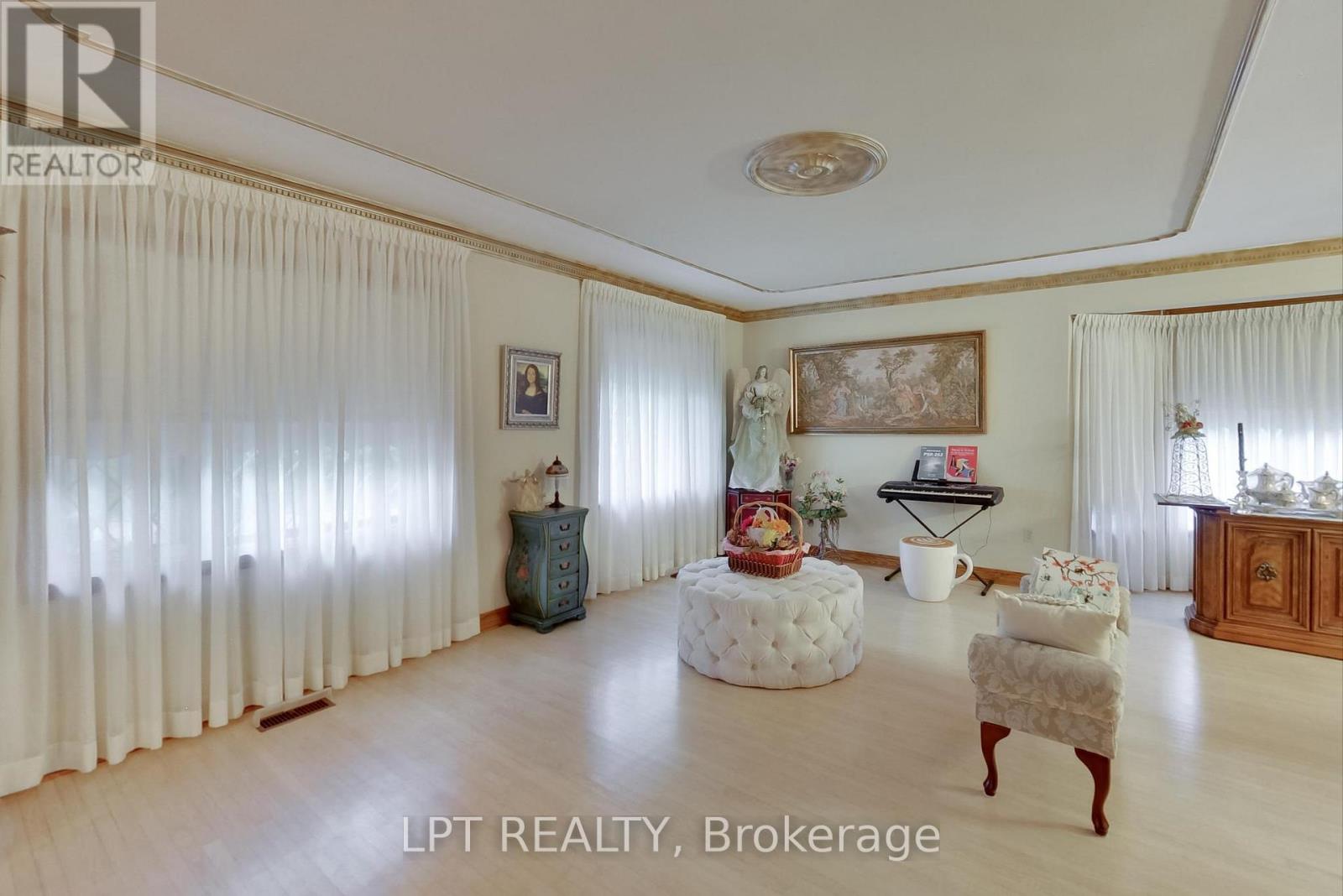 6 Fenton Way, Brampton, Ontario  L6P 0P5 - Photo 16 - W12629622