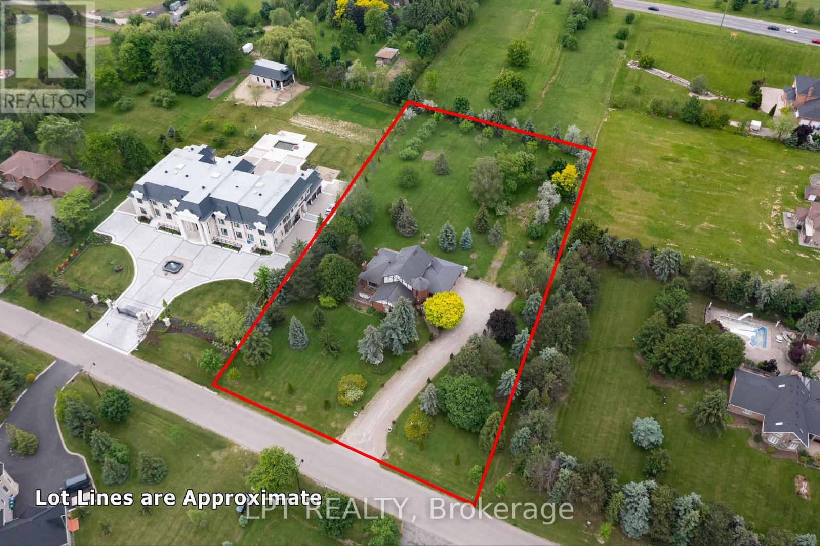 6 Fenton Way, Brampton, Ontario  L6P 0P5 - Photo 2 - W12629622