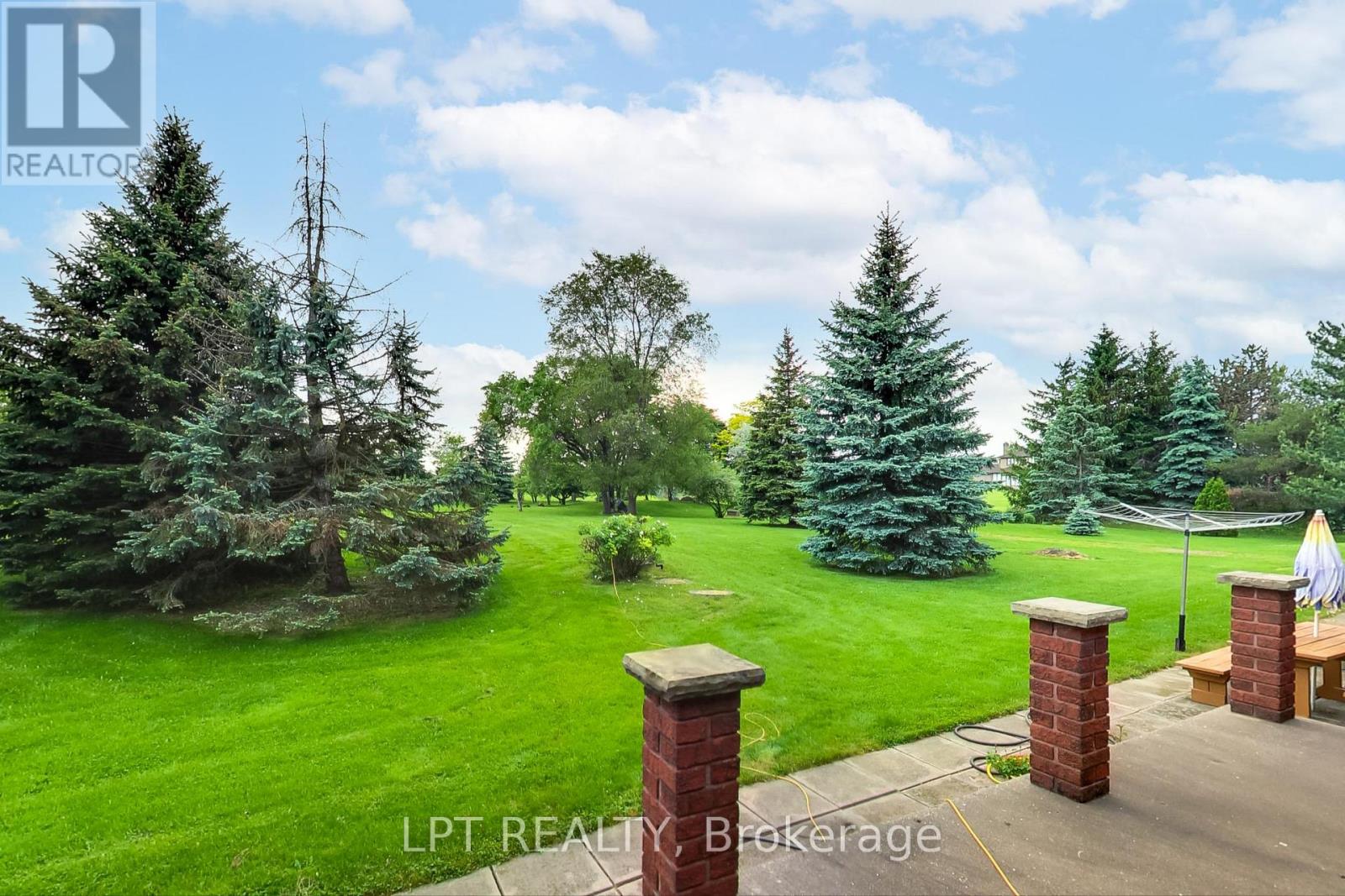 6 Fenton Way, Brampton, Ontario  L6P 0P5 - Photo 8 - W12629622