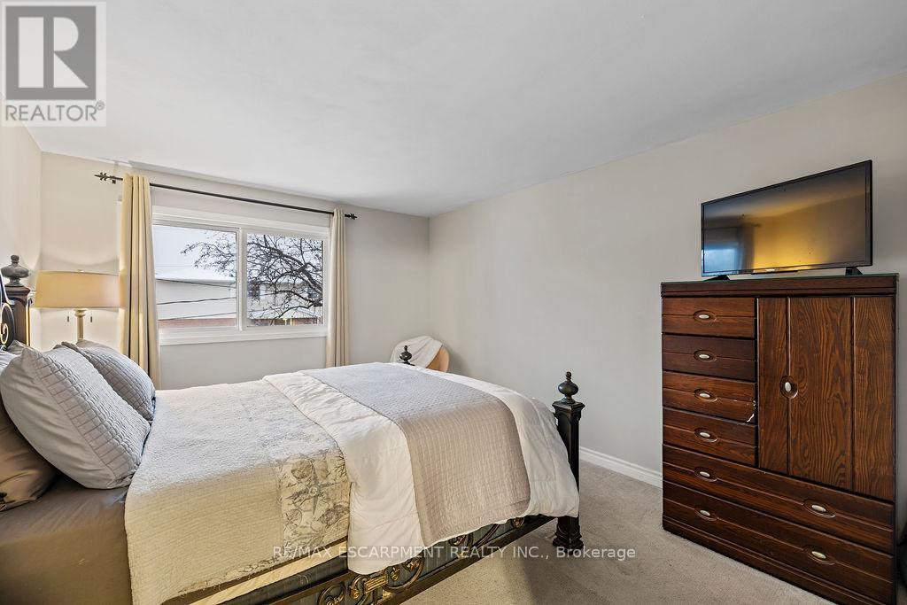 8 - 2079 Meadowbrook Road, Burlington, Ontario  L7P 2A5 - Photo 16 - W12629638