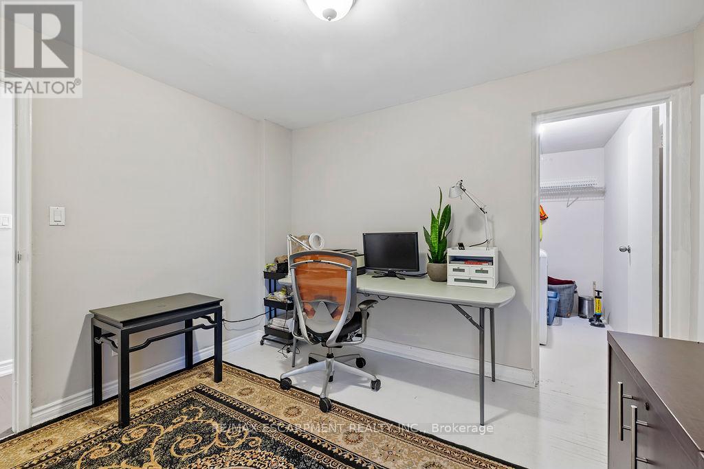 8 - 2079 Meadowbrook Road, Burlington, Ontario  L7P 2A5 - Photo 23 - W12629638