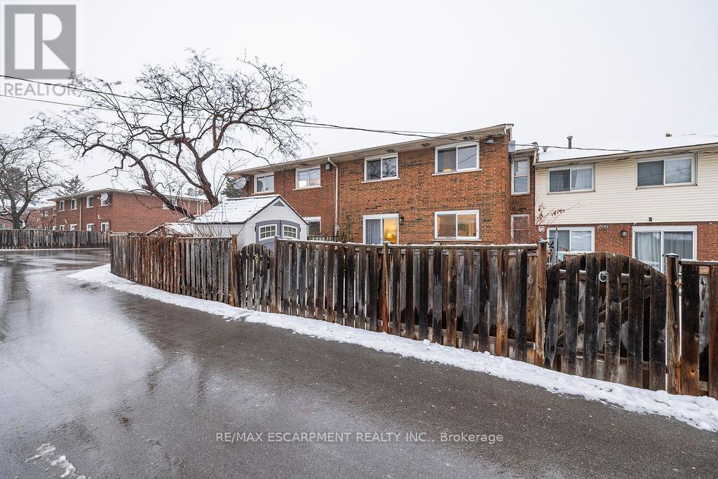 8 - 2079 Meadowbrook Road, Burlington, Ontario  L7P 2A5 - Photo 3 - W12629638