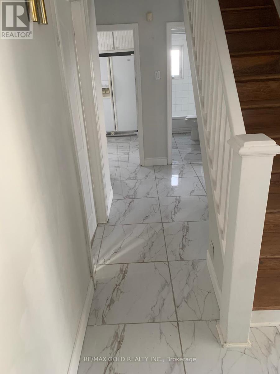 323 Queens Street, Halton Hills, Ontario L7J 1R1 - Photo 10 - W12628318