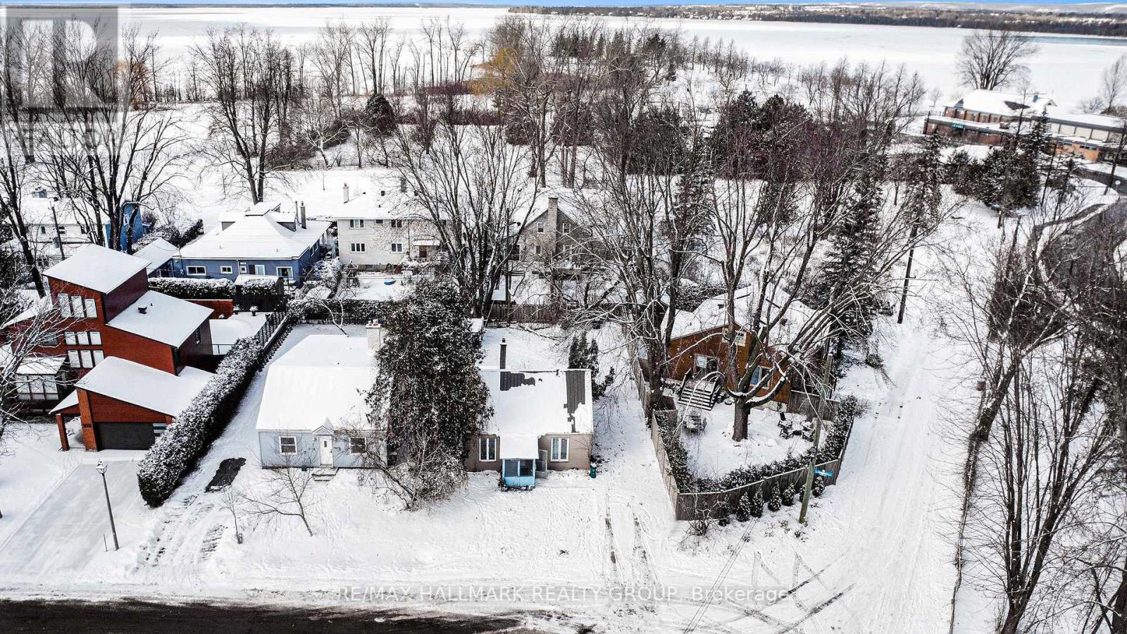 2821 Haughton Avenue, Ottawa, Ontario  K2B 6Z2 - Photo 2 - X12629782