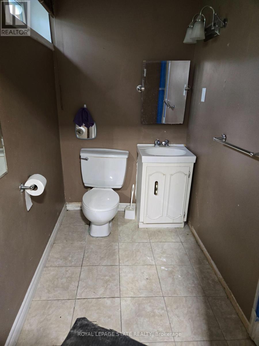 4 - 153 Limeridge Road W, Hamilton, Ontario  L9C 2V3 - Photo 11 - X12629580