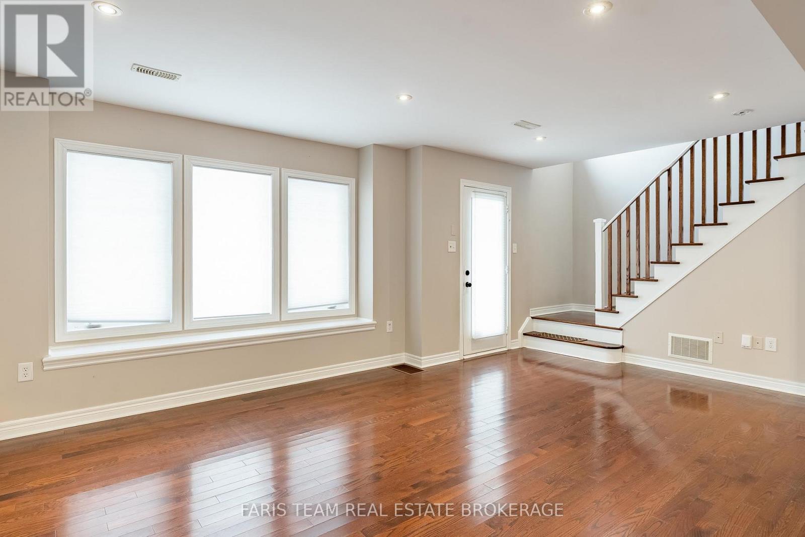 44 Marina Village Drive, Georgian Bay, Ontario  L0K 1S0 - Photo 14 - X12629598