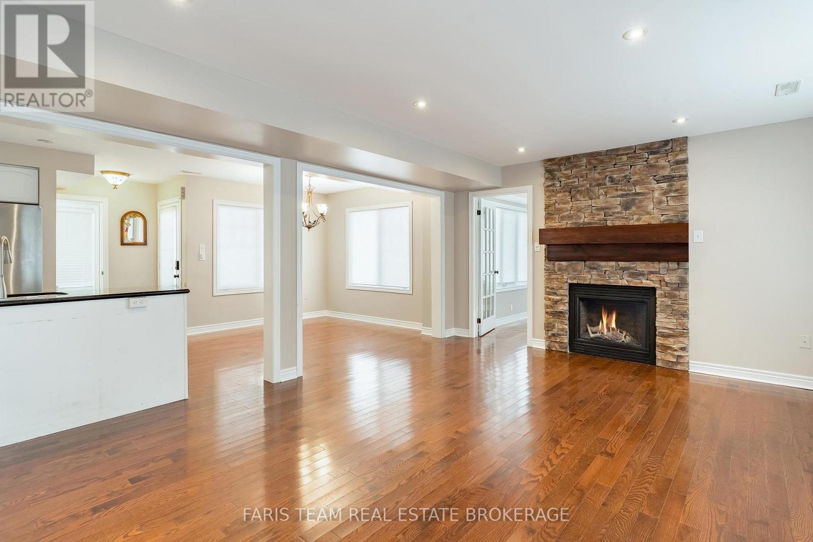 44 Marina Village Drive, Georgian Bay, Ontario  L0K 1S0 - Photo 15 - X12629598