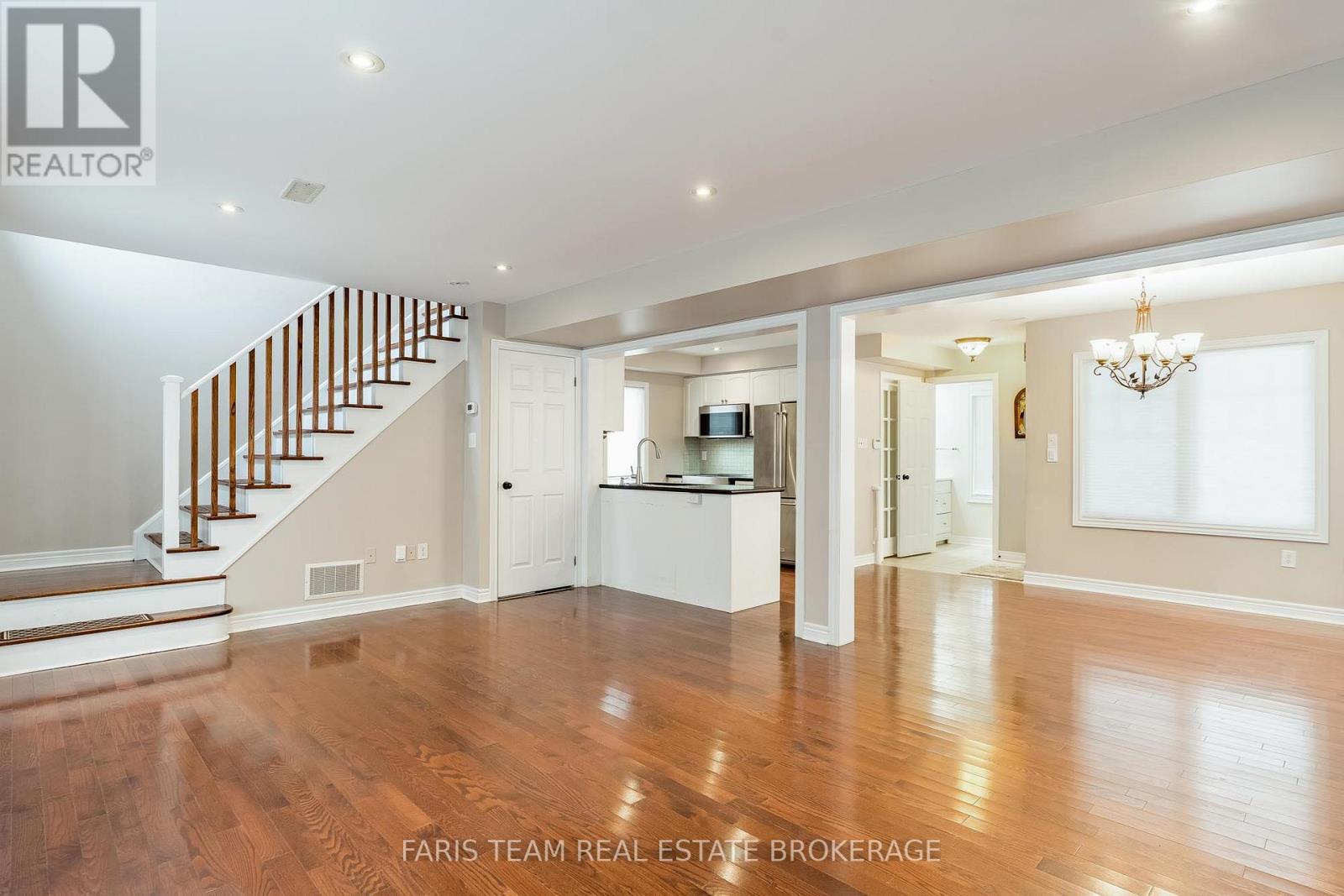 44 Marina Village Drive, Georgian Bay, Ontario  L0K 1S0 - Photo 16 - X12629598