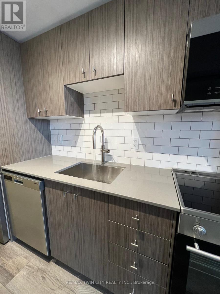 405 - 5 Wellington Street S, Kitchener, Ontario  N2G 0E3 - Photo 10 - X12629626