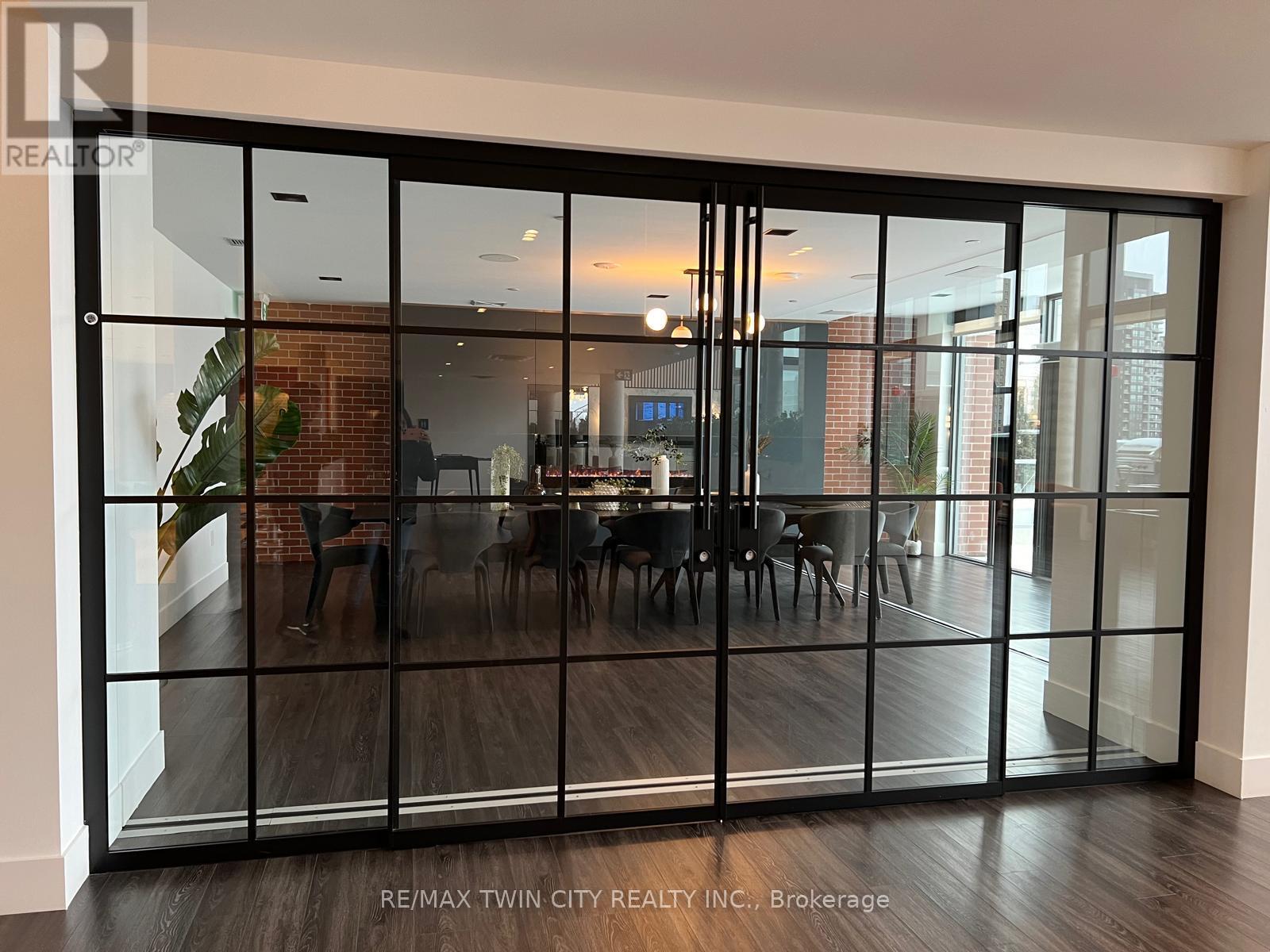 405 - 5 Wellington Street S, Kitchener, Ontario  N2G 0E3 - Photo 4 - X12629626