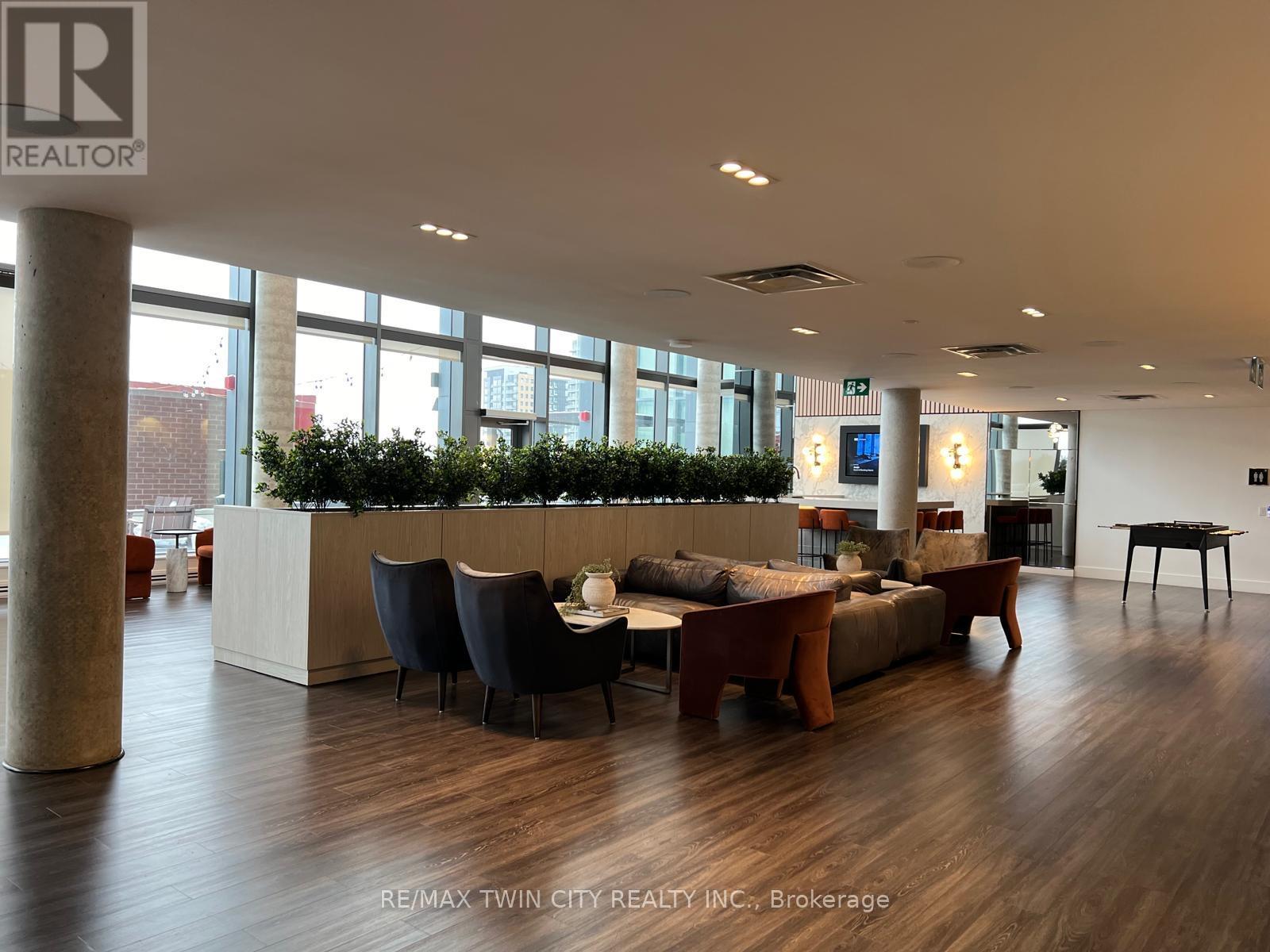 405 - 5 Wellington Street S, Kitchener, Ontario  N2G 0E3 - Photo 6 - X12629626