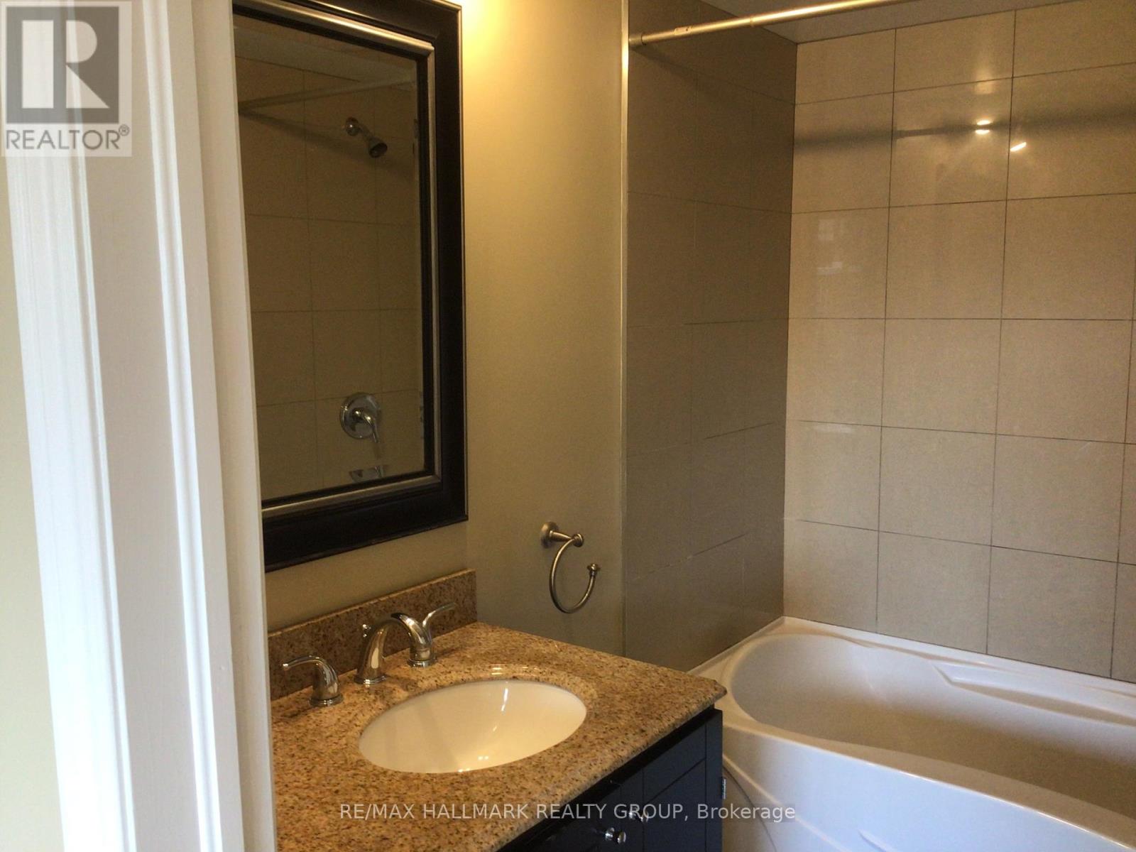 324 Currell Avenue, Ottawa, Ontario  K1Z 7J6 - Photo 12 - X12256609