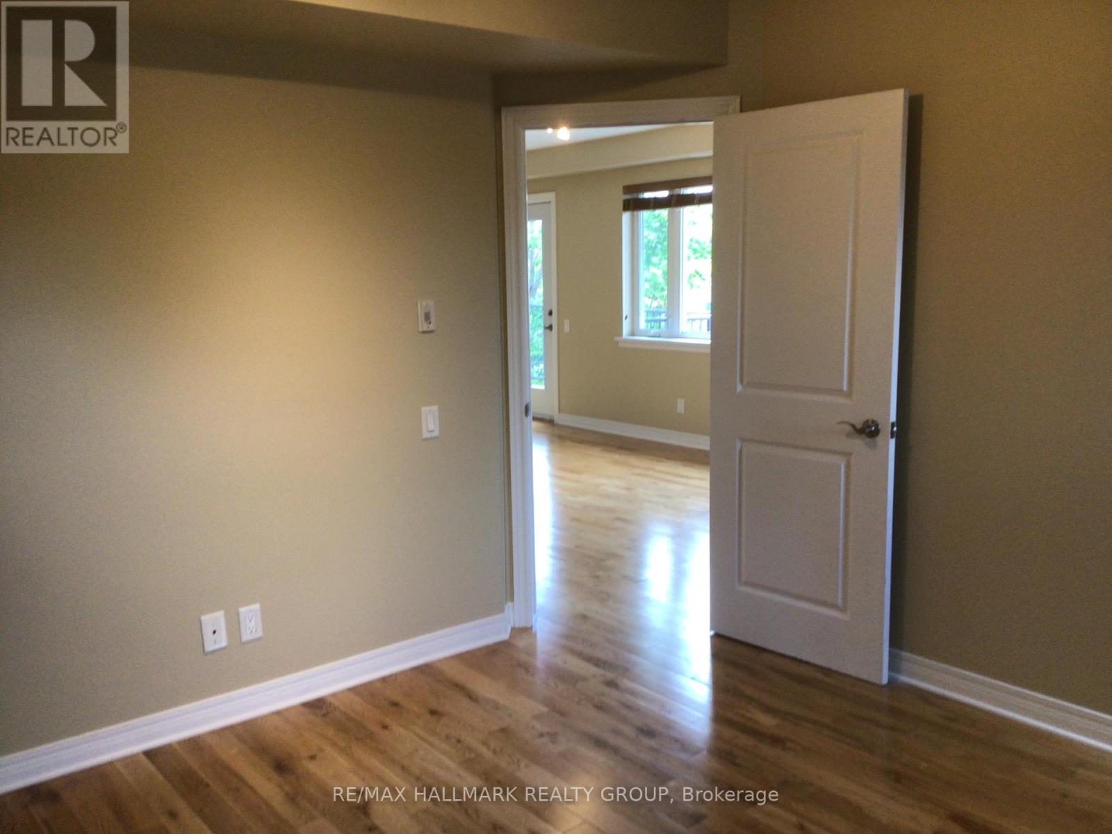 324 Currell Avenue, Ottawa, Ontario  K1Z 7J6 - Photo 13 - X12256609