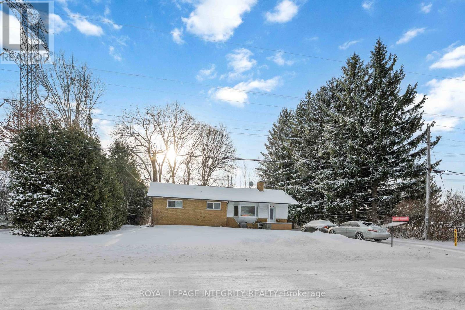 B - 35 Sherry Lane, Ottawa, Ontario K2G 3L4 - Photo 2 - X12597850