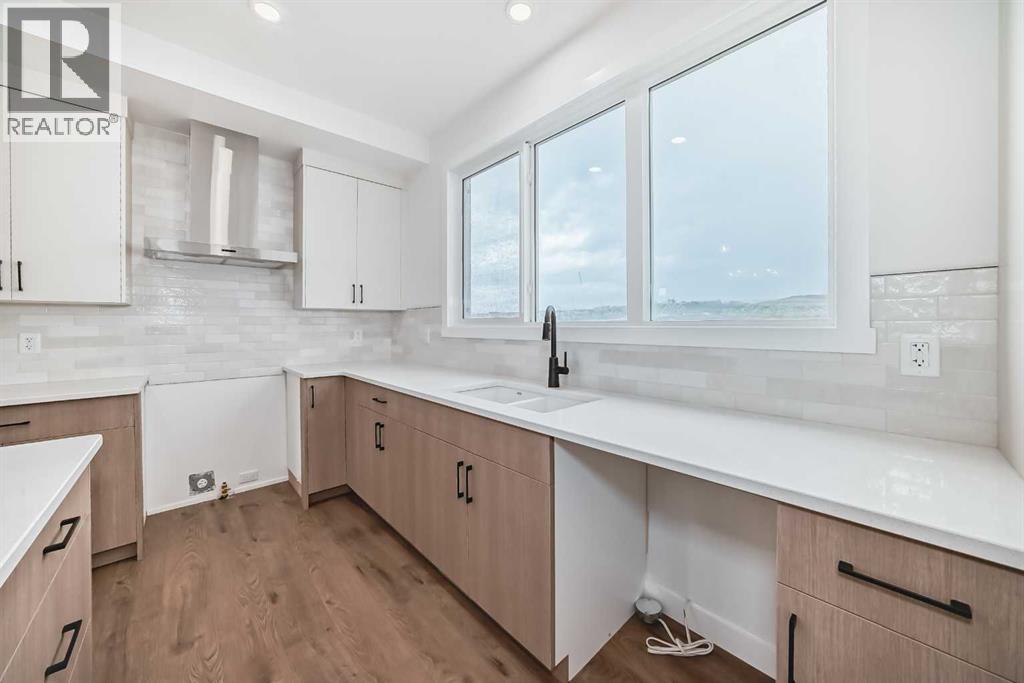 426 Heartland Way, Cochrane, Alberta  T4C 3E5 - Photo 7 - A2235464