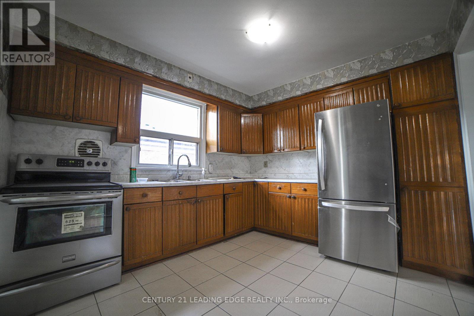 2nd Fl - 152 Overbrook Place, Toronto, Ontario  M3H 4P9 - Photo 8 - C12566336