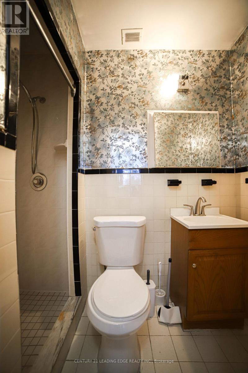 2nd Fl - 152 Overbrook Place, Toronto, Ontario  M3H 4P9 - Photo 13 - C12566336