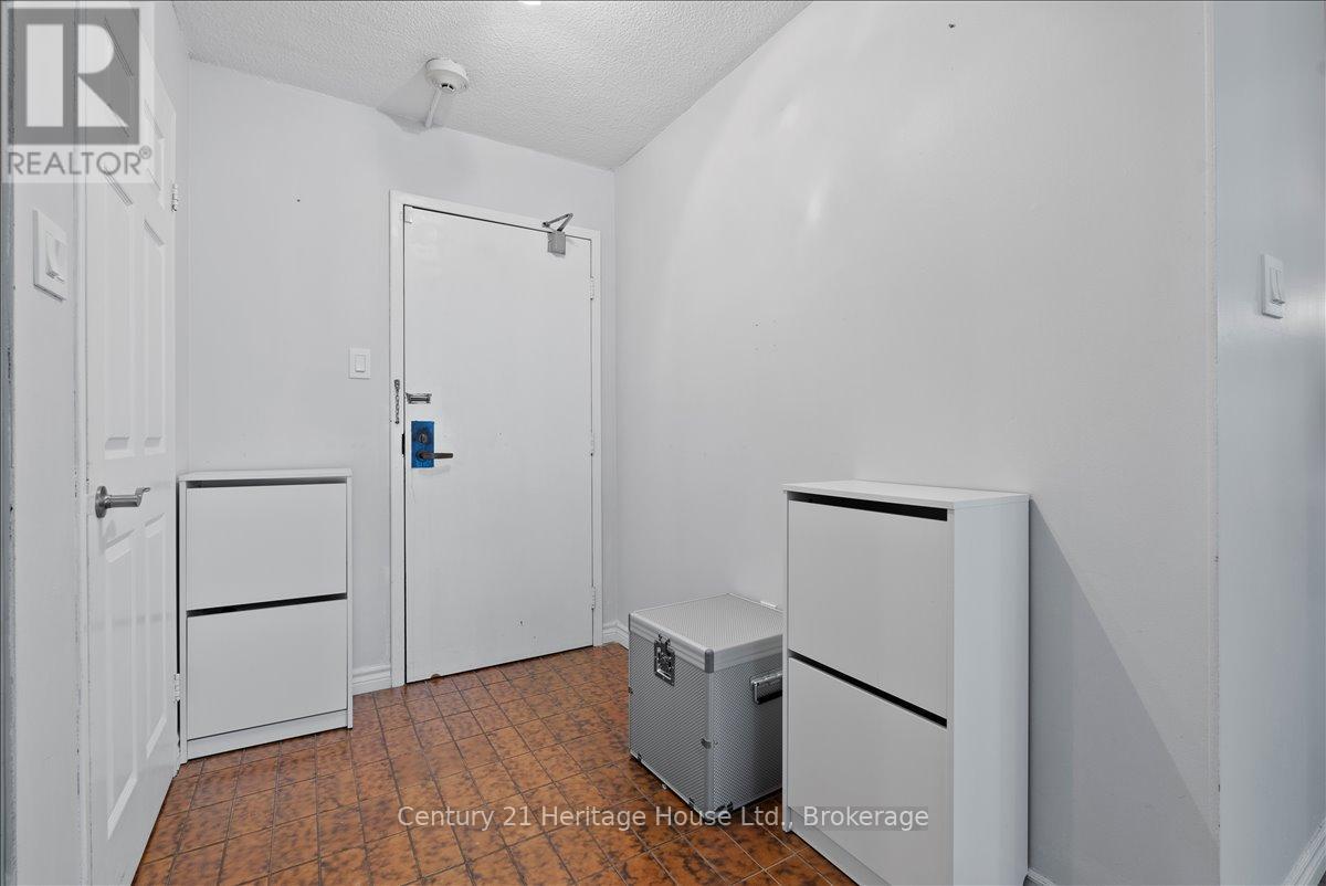 609 - 45 Carlton Street, Toronto, Ontario M5B 2H9 - Photo 3 - C12583712